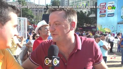 Diferentemente dos jogadores, gringos curtem o calor no Brasil