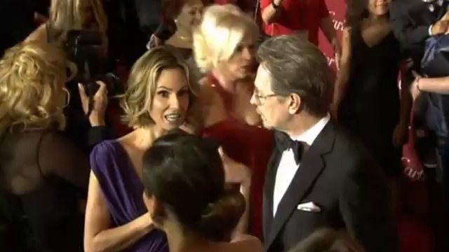 Gary Oldman's comments on Mel Gibson's anti-Semitic rant draws headlines