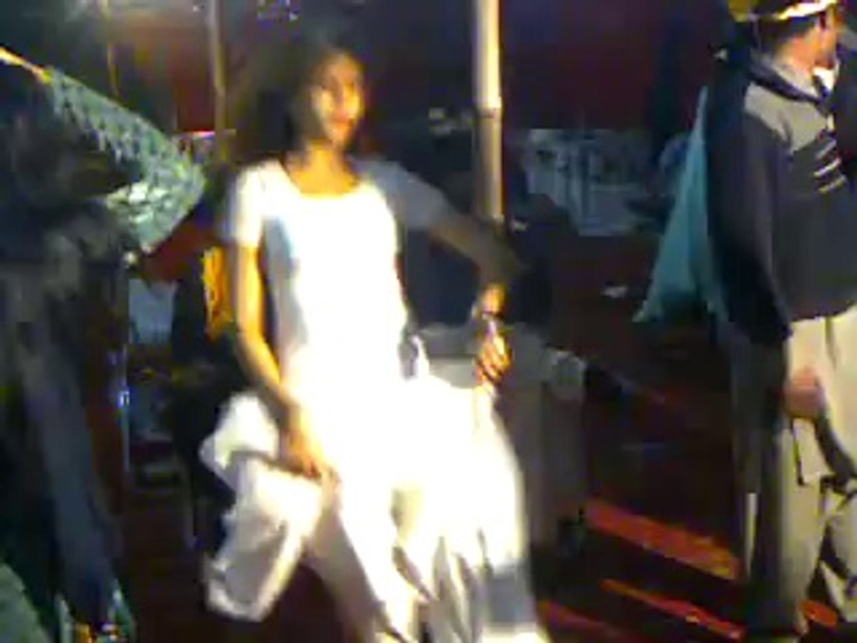 Hot mujra 2014