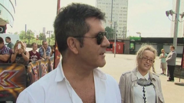 Simon Cowell says Cheryl Cole is a pain