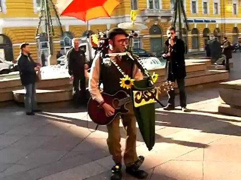 Amazing One-Man-Band Street Performer in Croatia (Cigo Man Band)