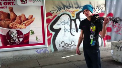 Berlin Underground Street Music - Roberto Savaggio with his amazing violin