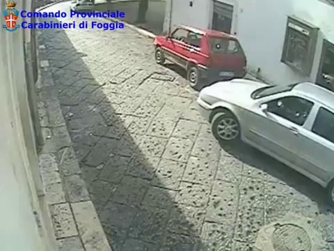 Foggia - Tenta il furto in un negozio di ferramenta arrestato 26enne (19.06.14)
