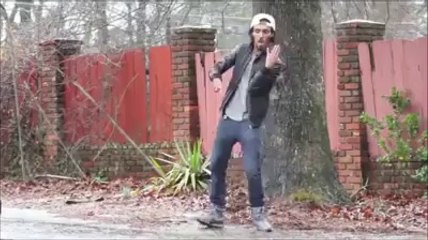 (1) This guy can move -).mp4