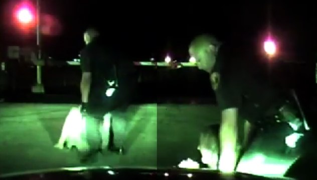 Le policier sauve une femme qui voulait se suicider à la dernière seconde !