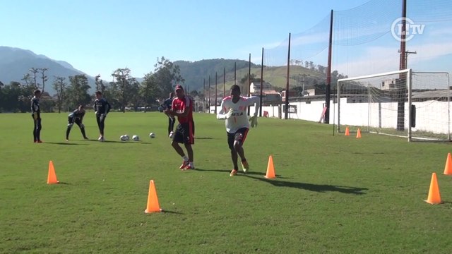 No Flamengo, após fratura, Felipe volta a treinar
