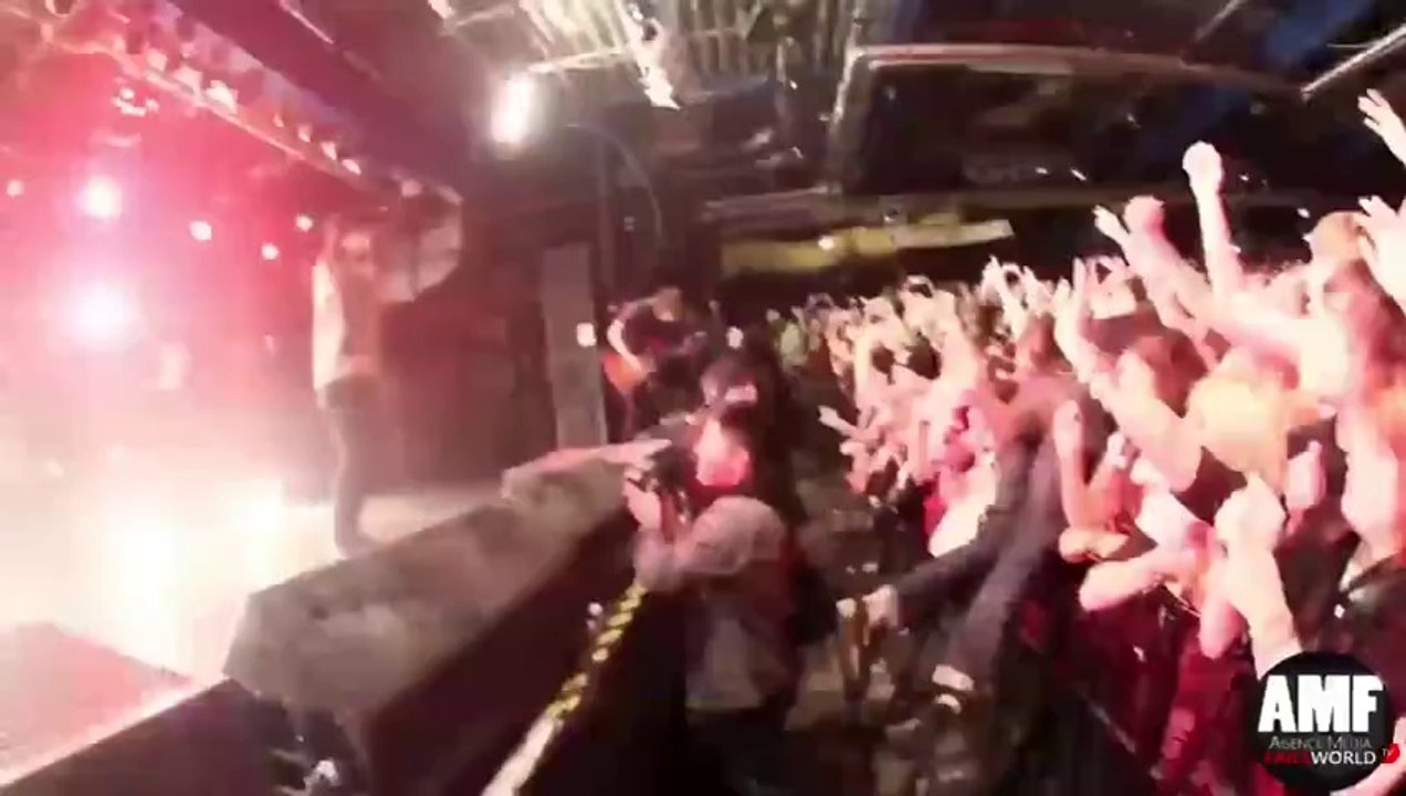 Stage Dive Fail