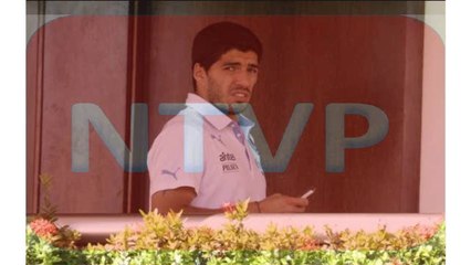 Luis Suárez acepta que mordió a Chiellini en divertida parodia