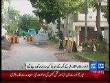 Punjab Government Puts Barriers Back Which Were Removed From Tahir Ul Qadri's Resident