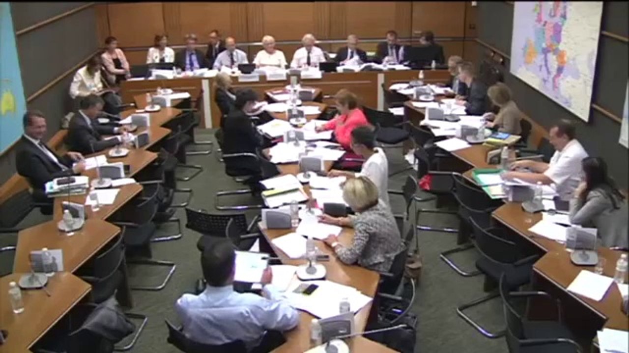Joel Giraud député PRG présente ses amendement débits réservés dans les cours d'eau