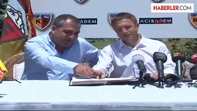 Mutlu Topçu Kayserispor'a 3 Yıllık İmza Attı