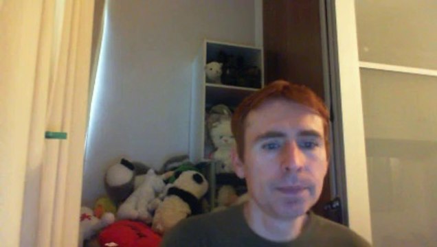 Wiwi égratigne crying at the discotheque d'Alcazar