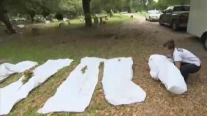 Migrant bodies unearthed from Texas mass grave