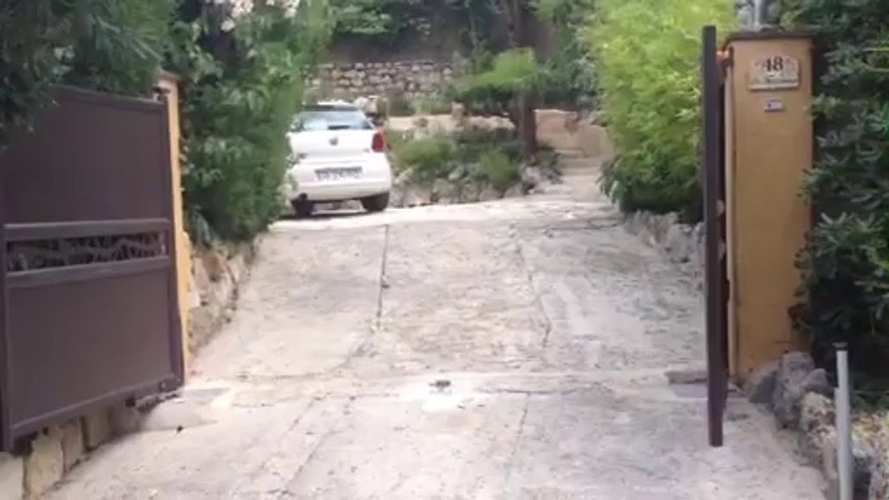 Portail aluminium Design posé par APG Accès Portes de Garage