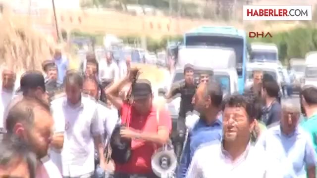 Mardinli Çiftçiler, Diyarbakır Karayolunu Trafiğe Kapattı
