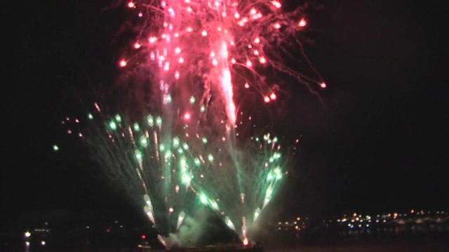 1er feu d'artifice Bordeaux fête le vin 2014