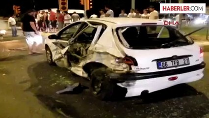 Balataları Yanan Tır Kırmızı Işıkta Bekleyen 3 Araca Çarptı: 2 Yaralı