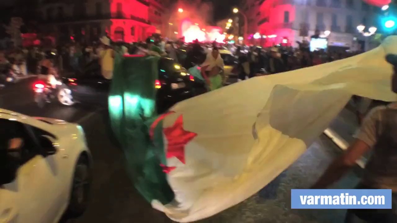 Les supporters des Fennecs fêtent la qualification de l'Algérie à Toulon
