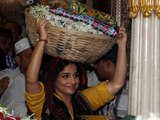 Vidya Balan Visits Mahim Dargah For Bobby Jasoos