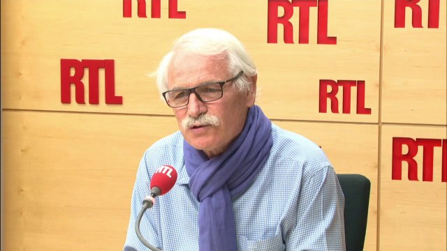 Yann Arthus-Bertrand : Le sac plastique est un danger