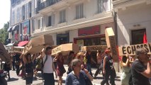 Action des intermittents durant la manifestation de la convergence des luttes à Marseille