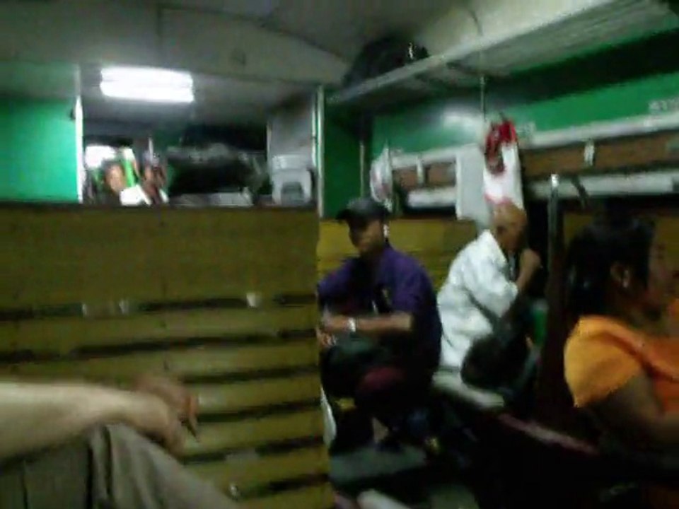 En train de Thazi et Taungoo