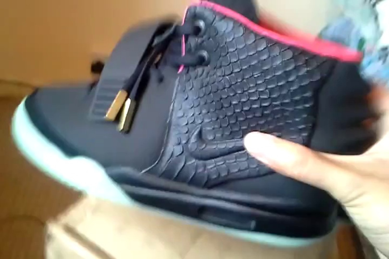 Nike Air Yeezy 2 II Fully Fixed AAA quality Solar Red carved scales matte  finish solar red fixes─影片Dailymotion
