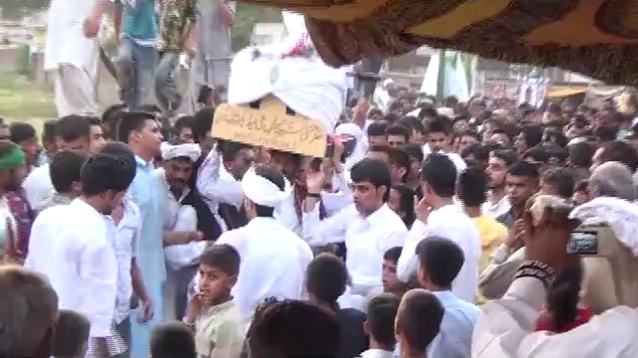 Dastar ( Pagh ) Miran Sarkar ( r.m ) - Urs Mubarak 2014 - Tahlianwala Jhelum