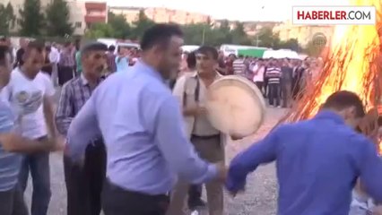Siirt'te geleneksel "Melede" ateşi yakıldı