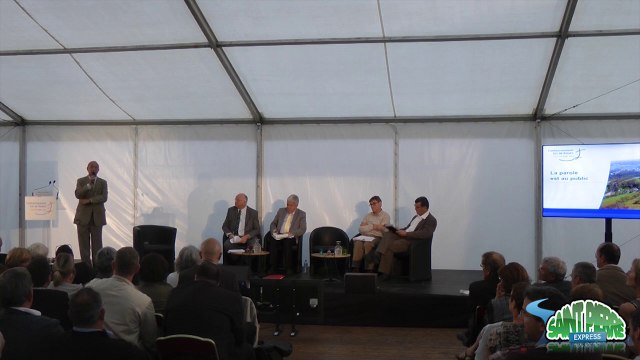 liaison A28-A13 - Gouy - 4 - intervention du maire des Authieux sous les applaudissements - non à ce contournement