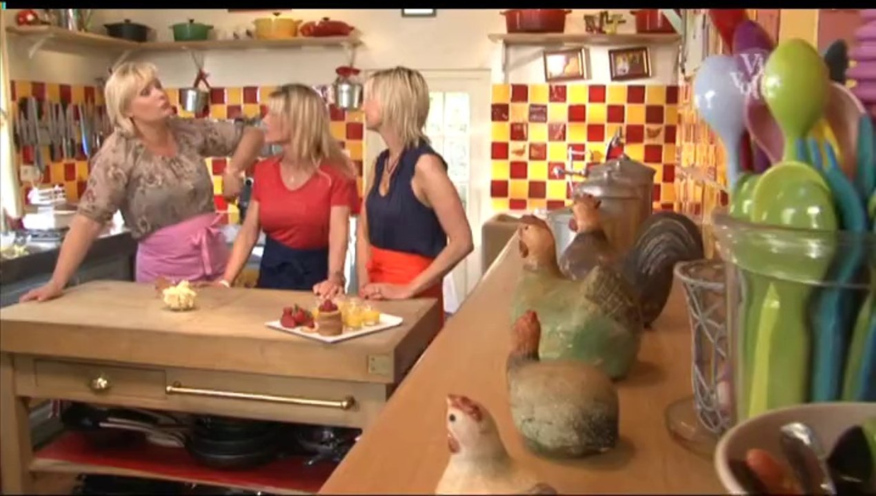 Vivolta - Sophie au pays des merveilles (Le brunch des mariés) - 27-06-2014 14h50 30m (7795)