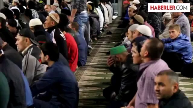 Ramazan ayının ilk teravih namazı kılındı -