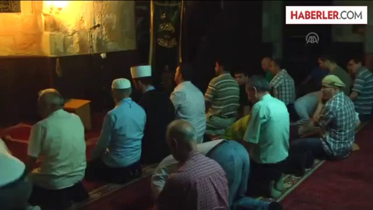 Balkanlar'da ilk teravih namazı kılındı -