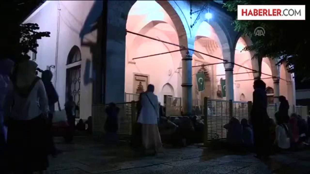 Balkanlar'da ilk teravih namazı kılındı -