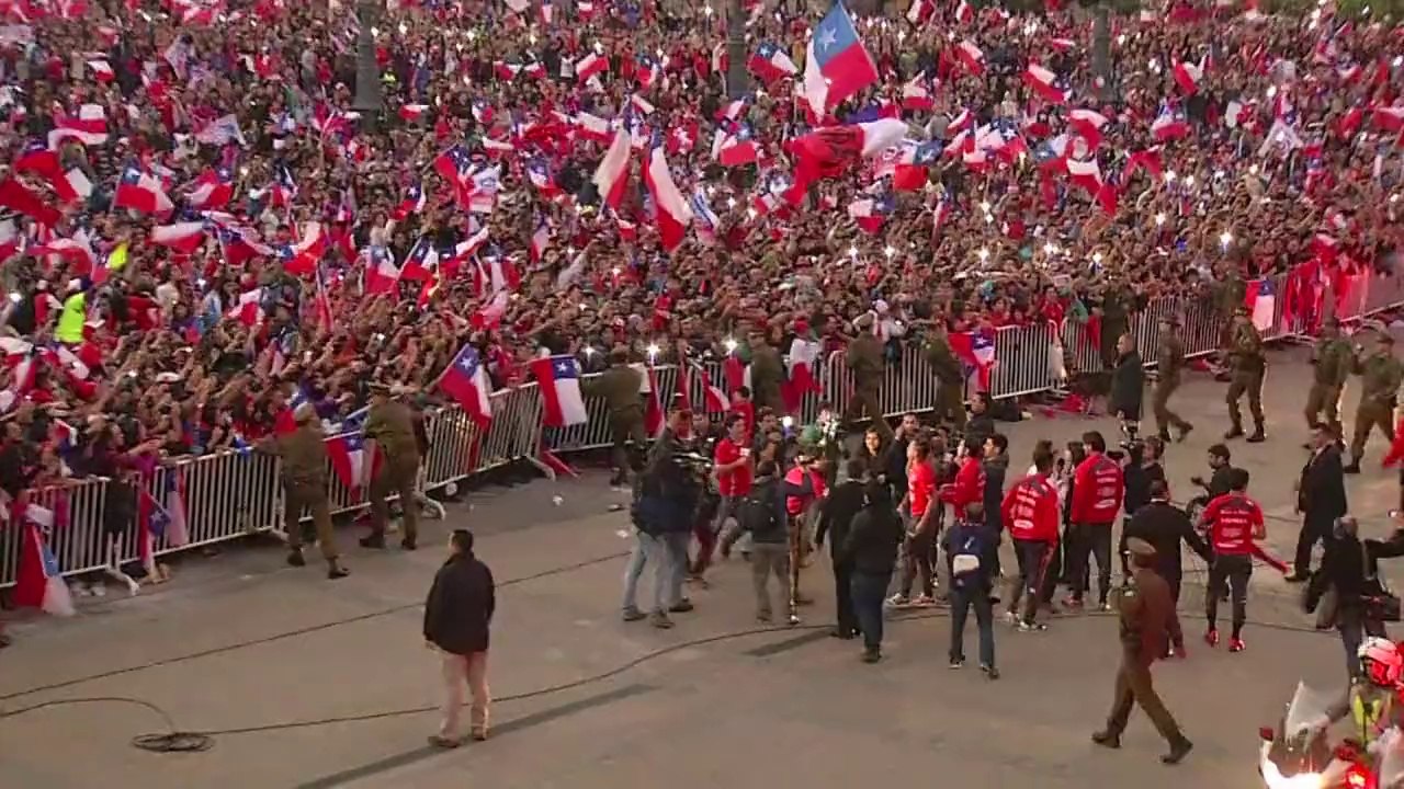 World Cup: President Bachelet honours Chilean s...
