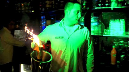 Ontdek Amsterdam's Beste Club & Café: Club Smokey 🎶