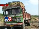 Sand Mafia ATTACKED on Villagers & Reporter,Pune-TV9