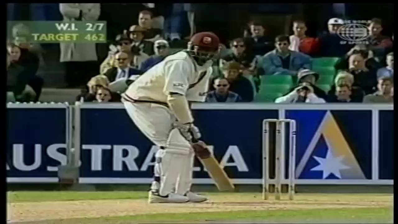 Brian Lara brilliantly setup by Jason Gillespie, clean bowled! 2000 4th test Day 4