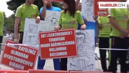 Uyuşturucu Madde Bağımlılıkları ve Alkolizmle Mücadele Federasyonu'nun 'Şırıngalı' Eylem