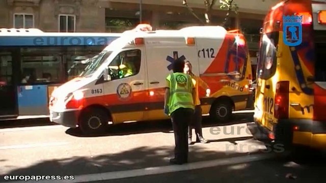 Dos heridos graves tras colisionar su moto con un coche