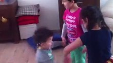 رفيق ونور يرقصان