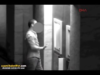 Bankamatikle Kankaya Bağlayan Adam