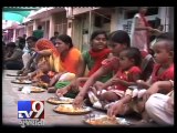 Devotees halt at Saraspur for food, Ahmedabad - Tv9 Gujarati