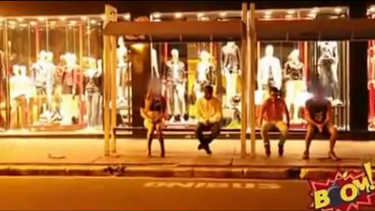 Durakta bekleyenlere yapılan ''Sniper Şakası'' - Şaka Geliyorum Demez