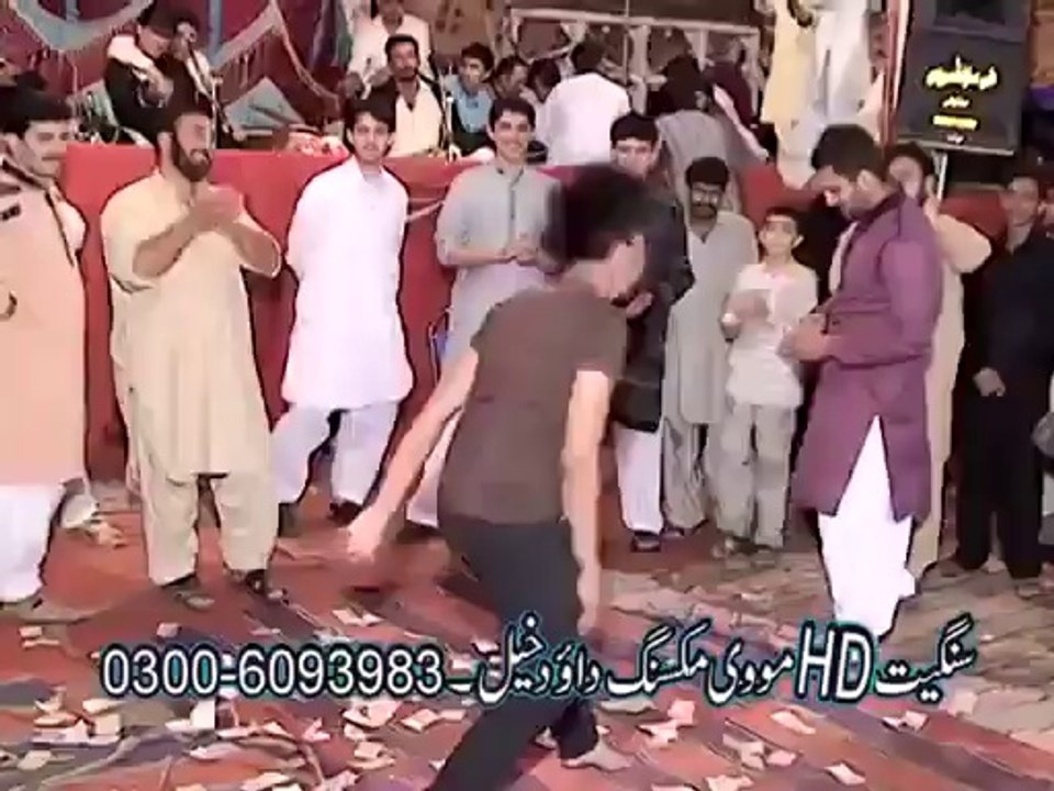 Male Copy of Sunny Leone - SochTV