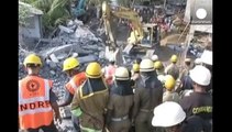 Once muertos y decenas de desaparecidos tras el derrumbamiento de un edificio en la India