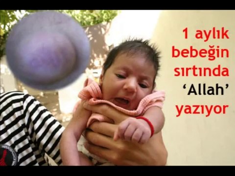 {Mucizeler Müzesi} İnsanlar üzerinde yazan ALLAH lafzı