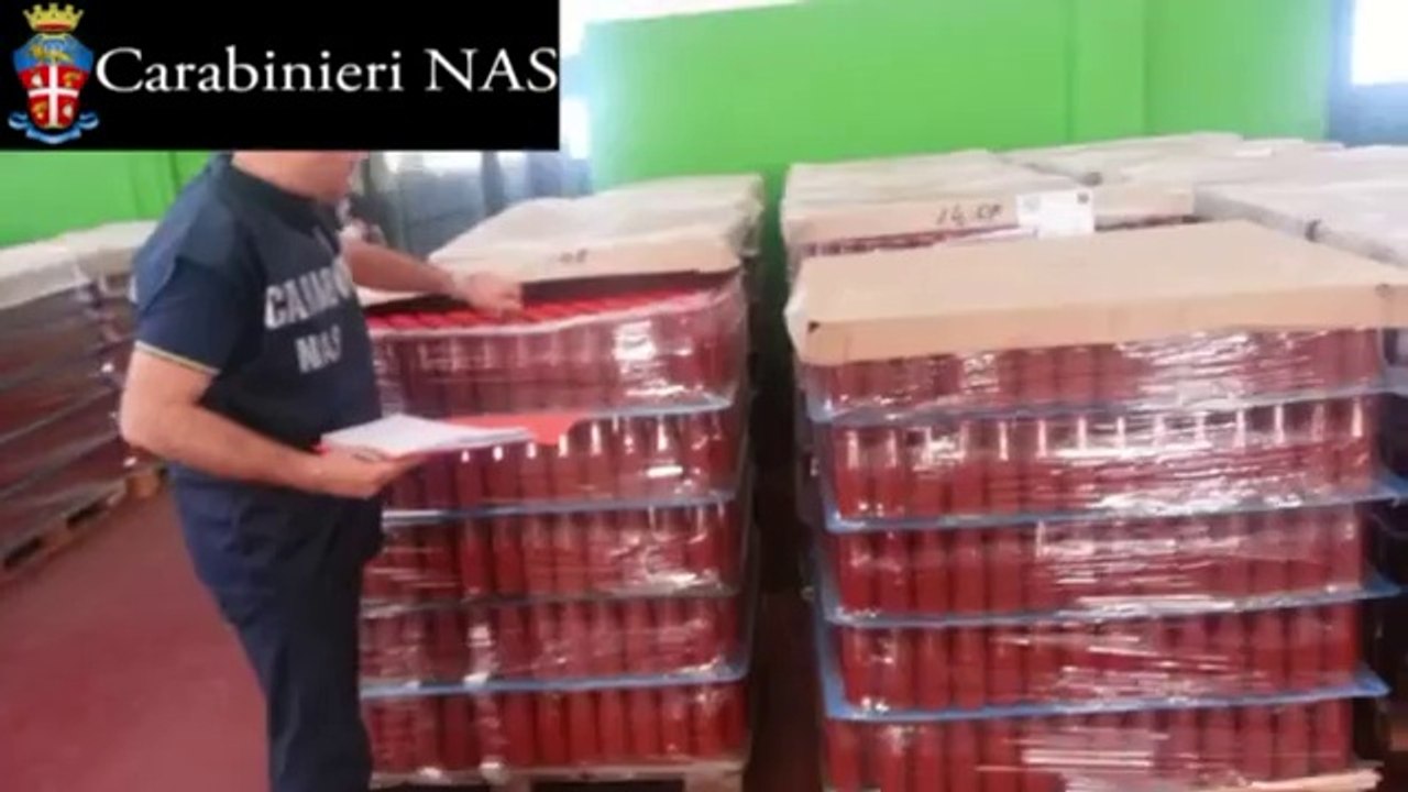Cosenza - Nas sequestra 300 mila confezioni di passata di pomodoro