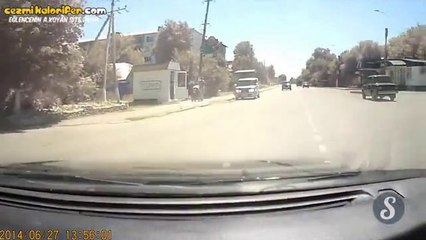 Dikkatsiz Sürücünün Neden Olduğu Korkunç Kaza