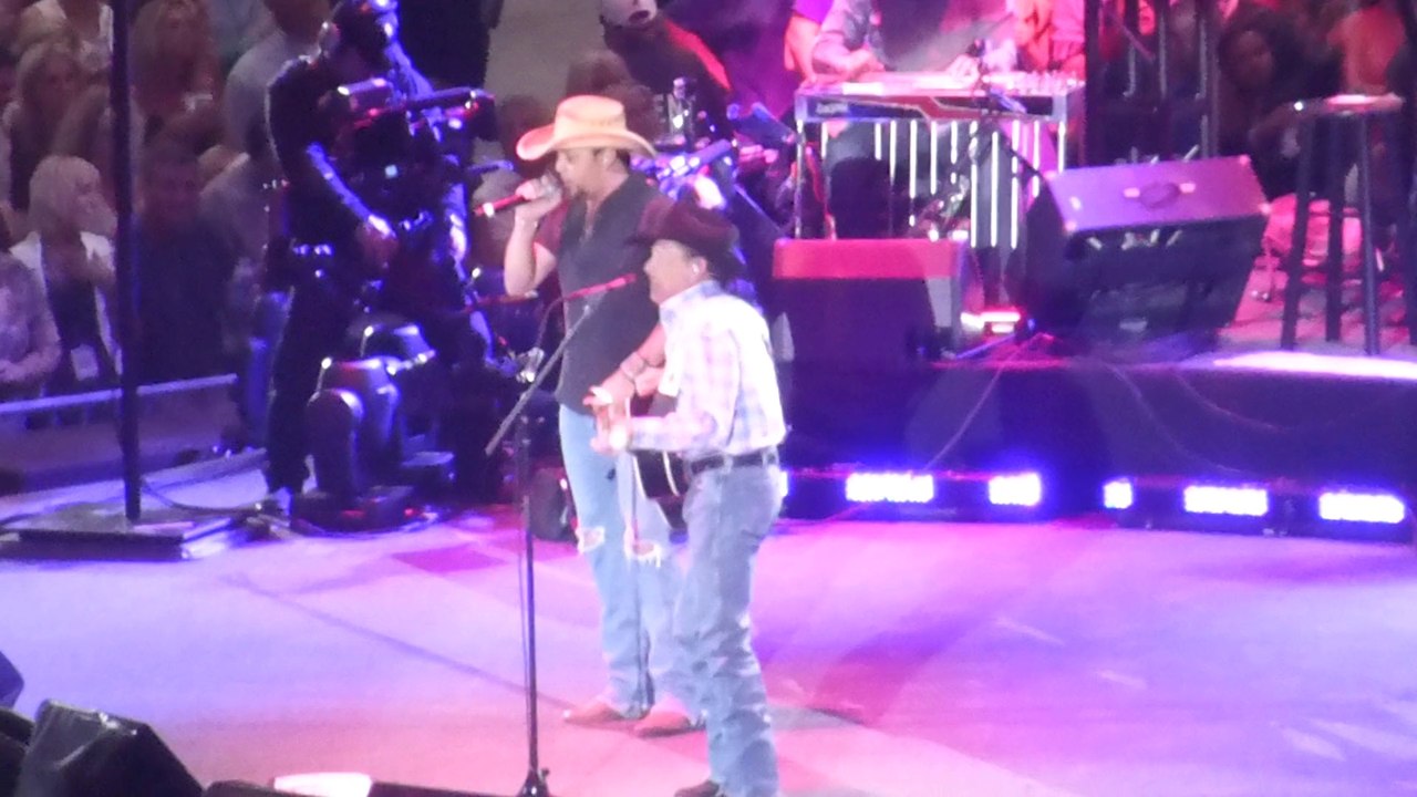 George Strait/Jason Aldean - Nobody In His Right Mind (Live in Arlington - 2014) HQ